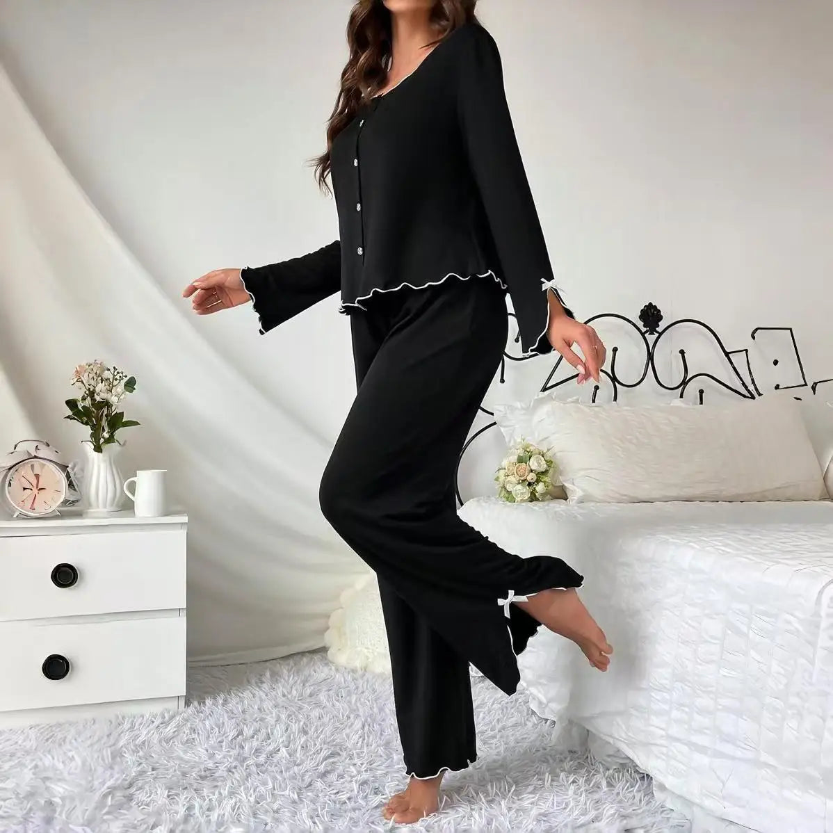 Europe hot-selling new pajamas black fungus edge long-sleeved trousers two-piece set comfortable high-end loungewear.