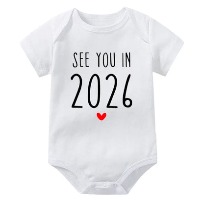 Wir sehen uns im Jahr 2026 Schwangerschaftsankündigung Baby Strampler Baumwolle Kleinkind Overall Sommer Kurzarm Neugeborene Jungen Mädchen Body.