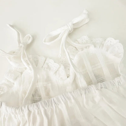 2025, Sommer, bezaubernd, ärmellos, Fliege, Blume, bestickt, für Neugeborene, Mädchen, einteiliger Bodys, weicher Baby-Spitzen-Overall.