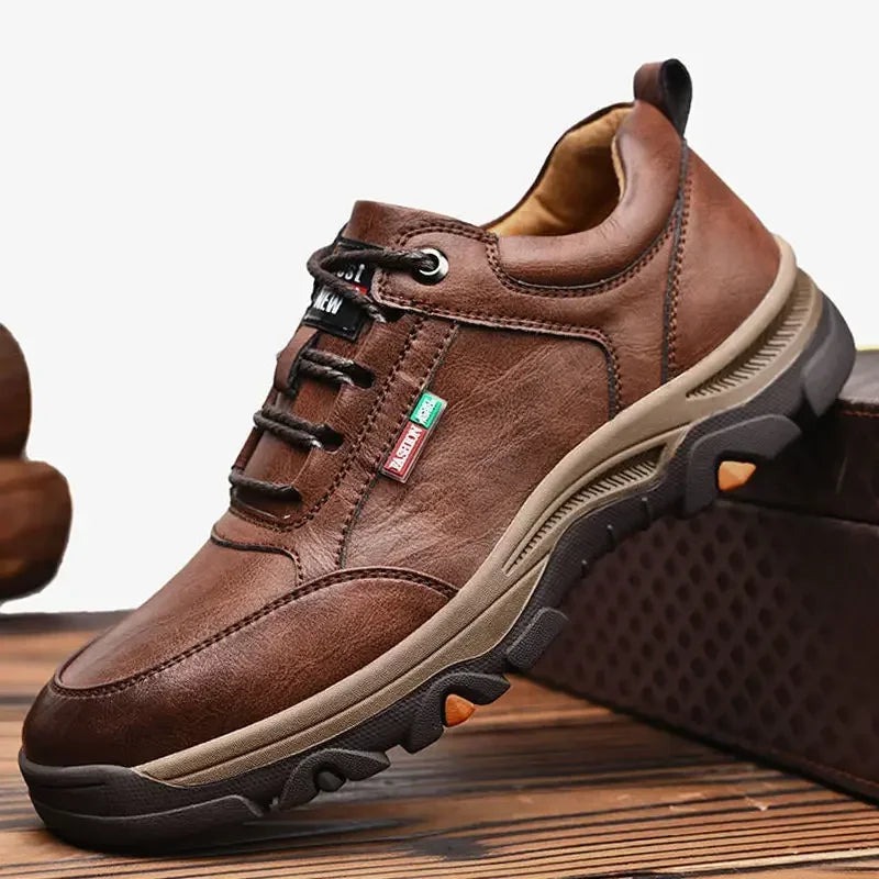 Non-slip Leather Men Hiking Shoes High Quality Man Casual Sneakers Comfortable Sport Shoes Breathable Retro Men Walking Sneakers.