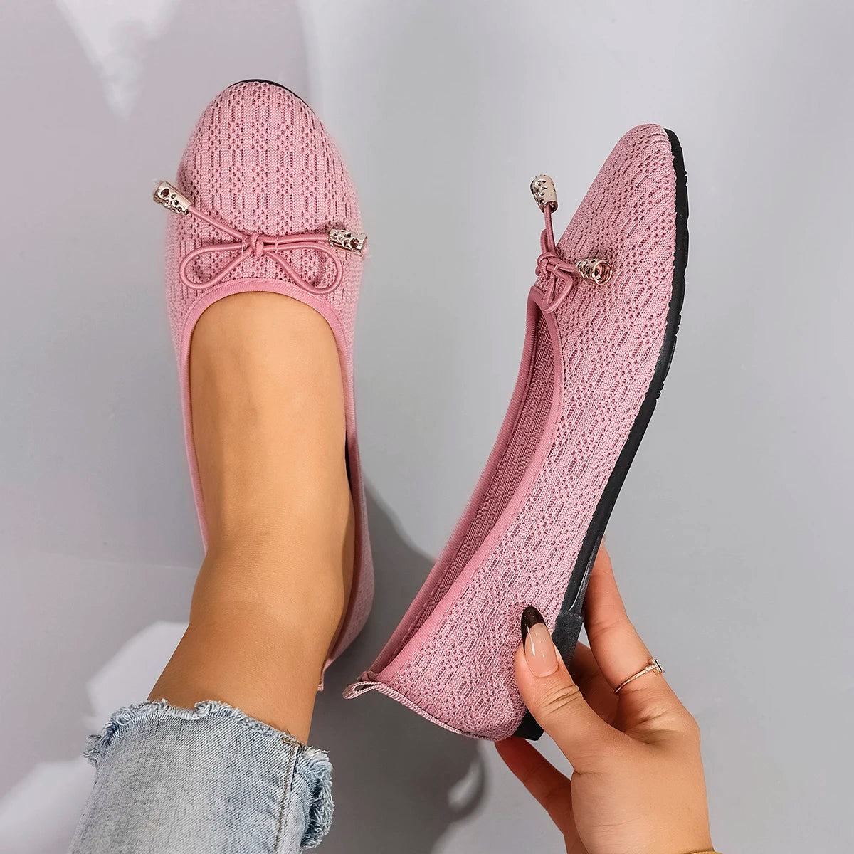Spring Women's Comfortable, Breathable, Lightweight and Wear-Resistant Casual Shoes with Soft Soles for Lazy People to Step on.