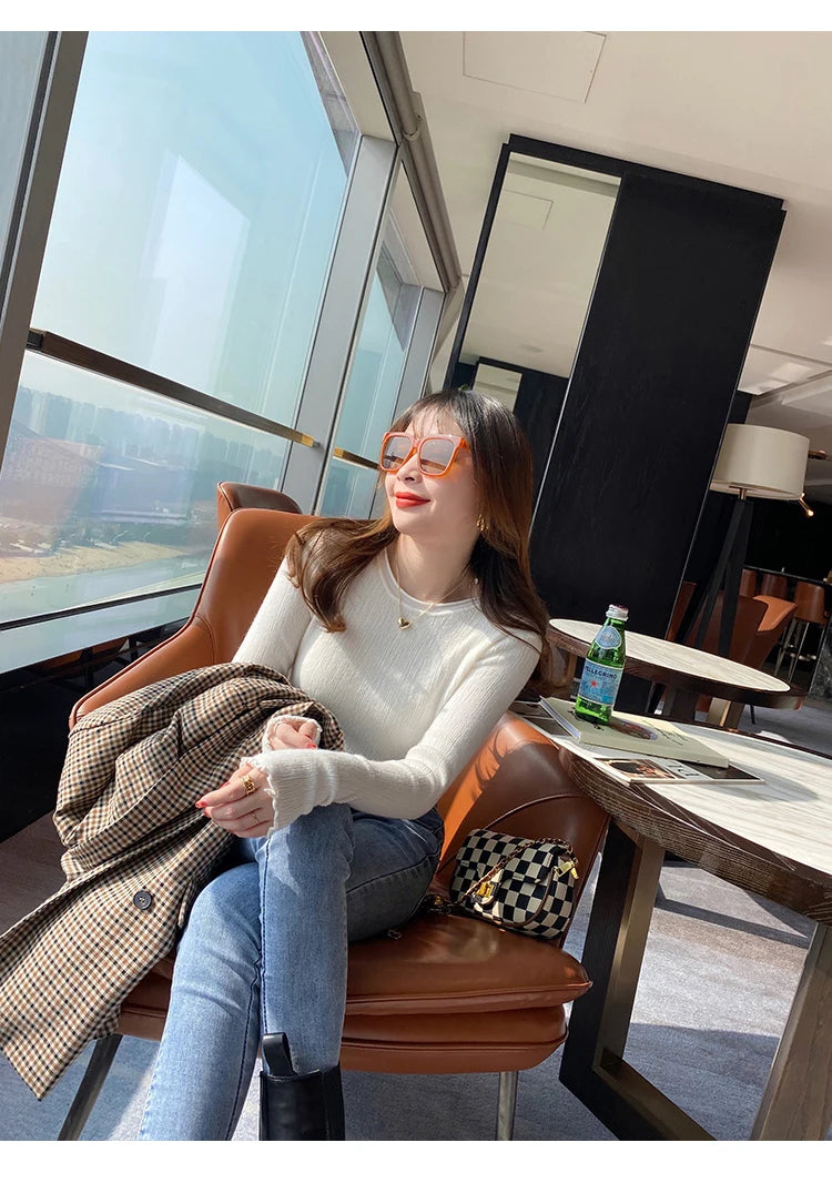 2025Oansatz Rippen Langarm Koreanische Dünne Weibliche Pullover Frauen Pullover Stricken Weiche Jumper Tops Geraffte Herbst Winter Tops.