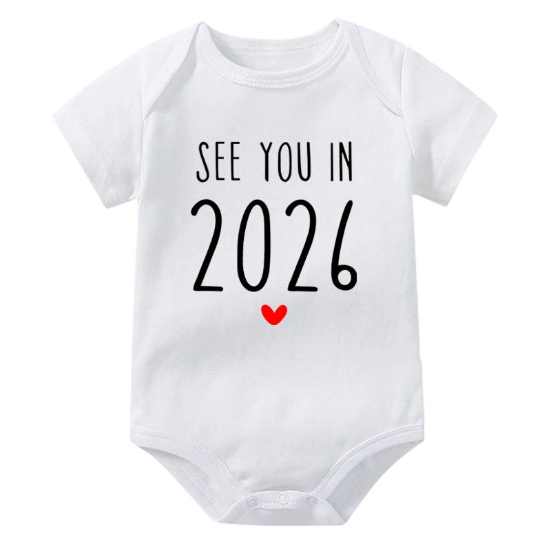 Wir sehen uns im Jahr 2026 Schwangerschaftsankündigung Baby Strampler Baumwolle Kleinkind Overall Sommer Kurzarm Neugeborene Jungen Mädchen Body.