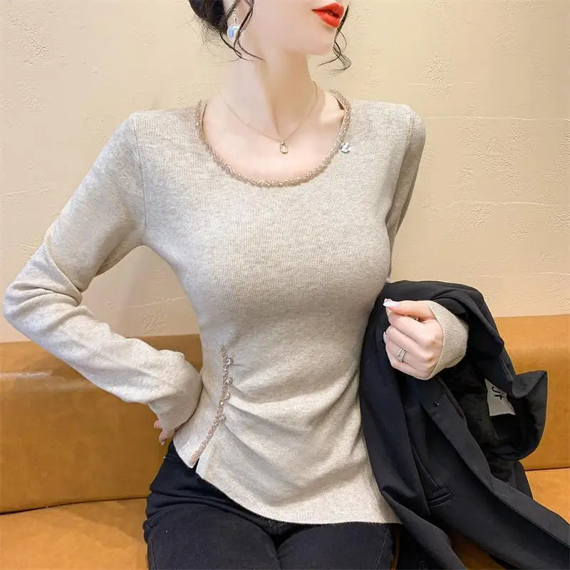 2025 New Autumn Women's Sweater Design Slim Slim Nail Drill Fashion Women's Top.