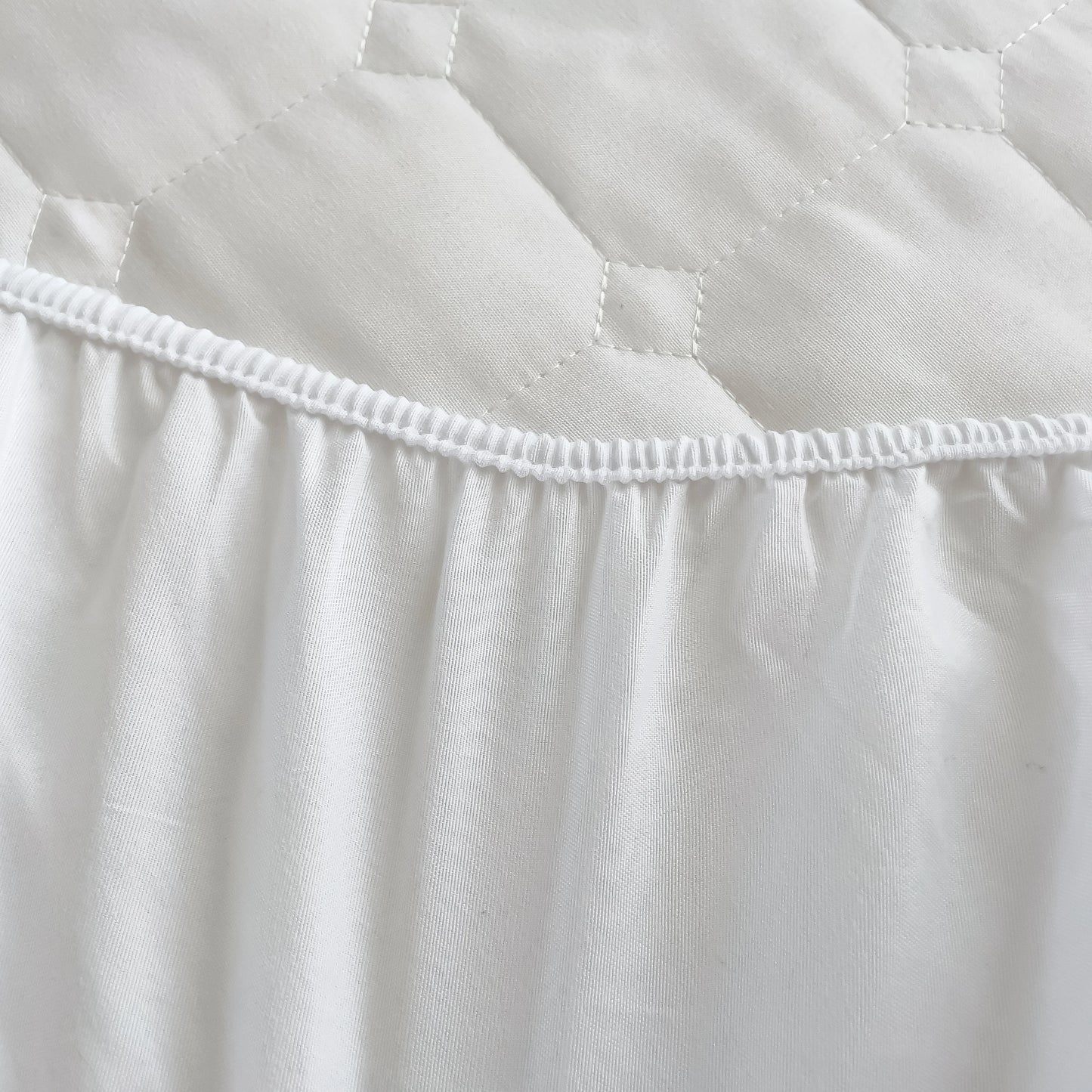 Kuup Fashion Queen Size Mattress Protector Waterproof Quilted Fitted Sheet Solid Color Bed Cover - No Pillowcase Included.