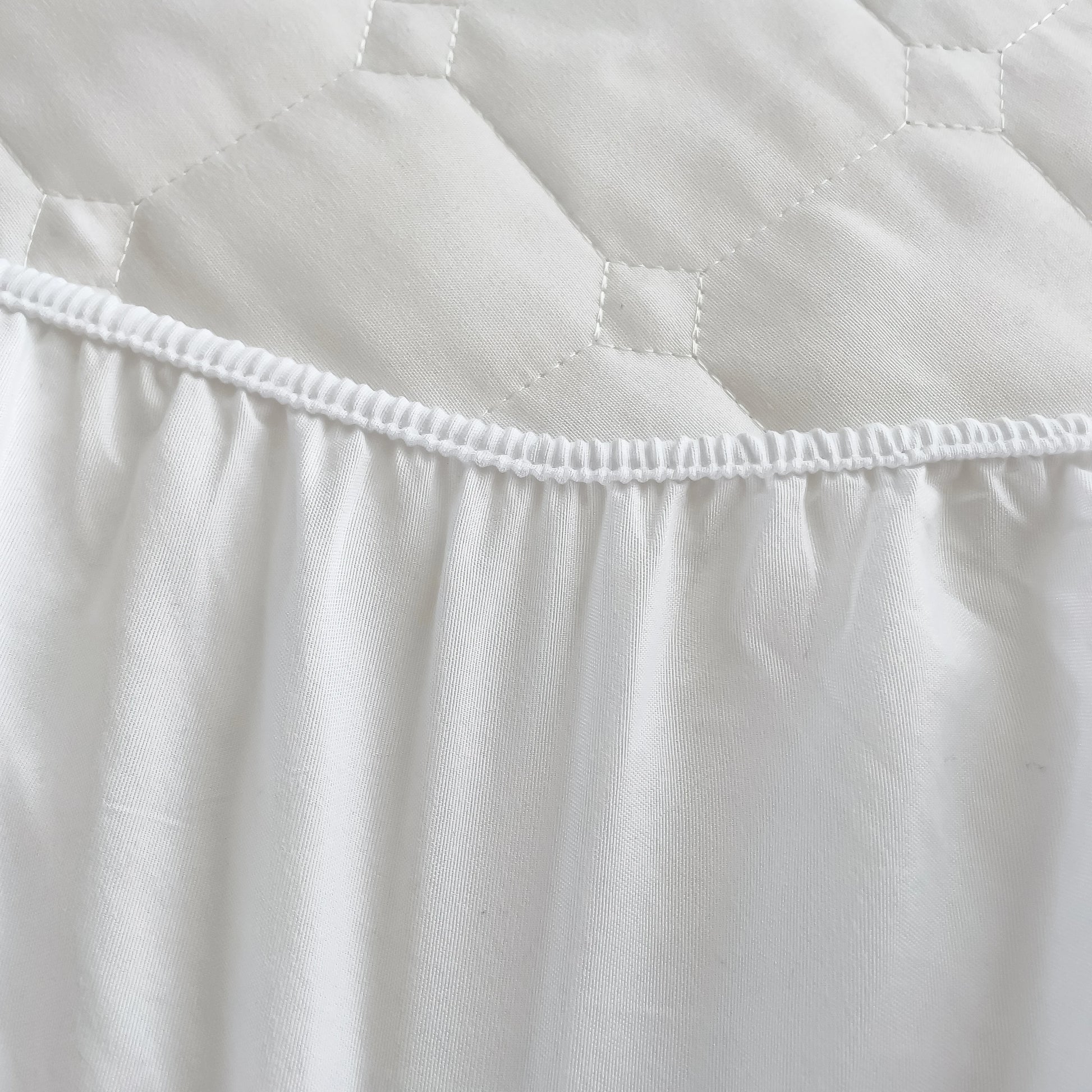 Kuup Fashion Queen Size Mattress Protector Waterproof Quilted Fitted Sheet Solid Color Bed Cover - No Pillowcase Included.