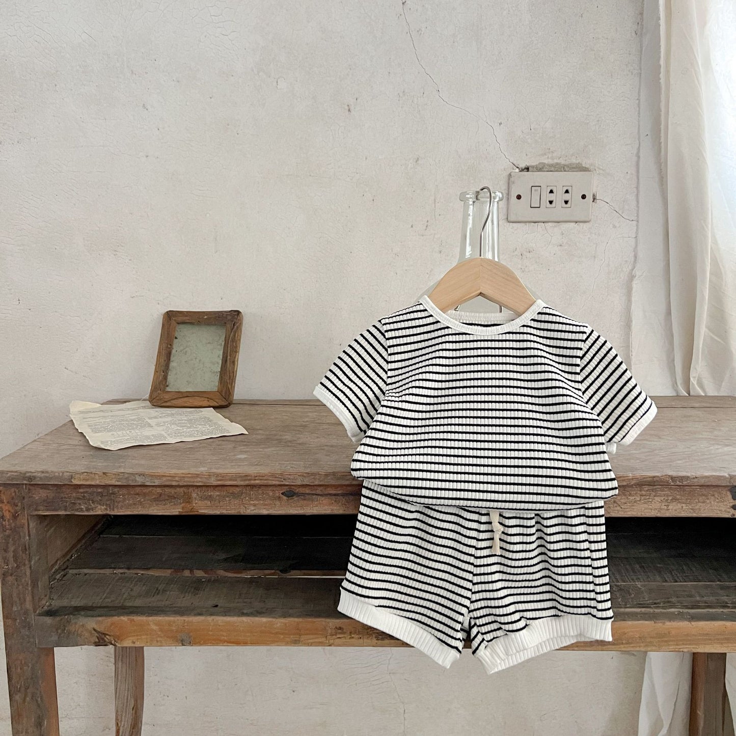 Korean Version Summer Kids Baby Girls Boys Short Sleeve Striped Top Tees +shorts Pants Infant Cute Pure Cotton Clothing Set.