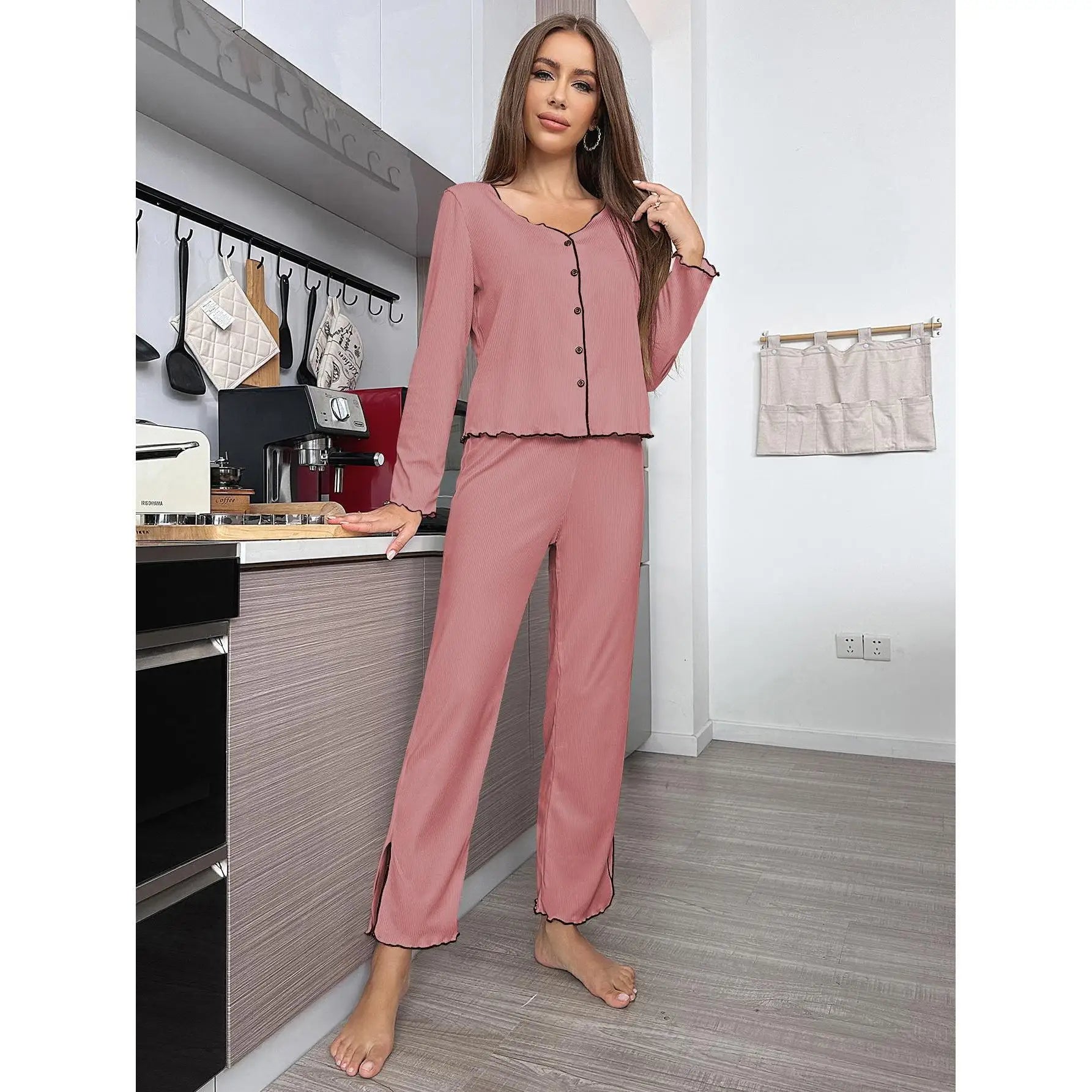 Europe hot-selling women's pajamas set autumn and winter pit strip cardigan long-sleeved trousers loungewear set.
