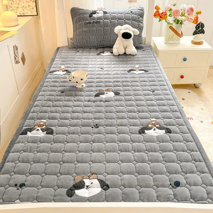Cartoon Printed Warm Bed Mattress Super Soft Cozy Milk Velvet Single Bedding Protector Thick Tatami Mats for Autumn and Winter.