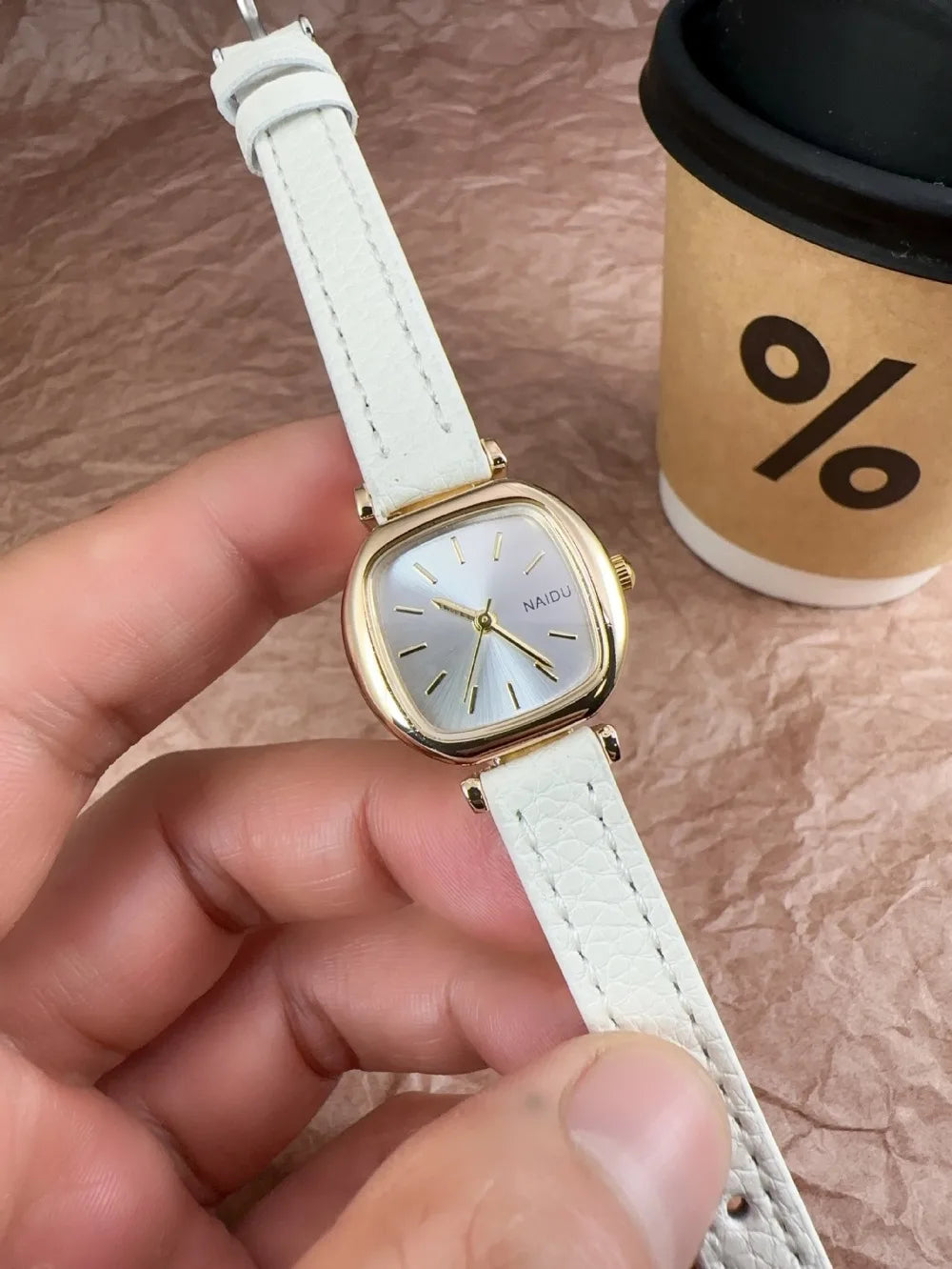 Hot Sale Women Watch Simple Small Dial Quartz Watches Luxury Ladies Gift Wristwatch Fashion Student Leather Strap Clock Relógio.