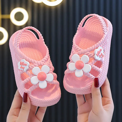 2025 New Children's Slippers Summer Girls and Boys Bathroom Home Anti slip Beach Shoes Soft Soled Baby Sandals.