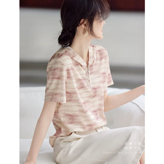 Elegant and Versatile Smudged Hooded T-shirt for Women's Simple Semi-zipper Casual Short-sleeved Top.