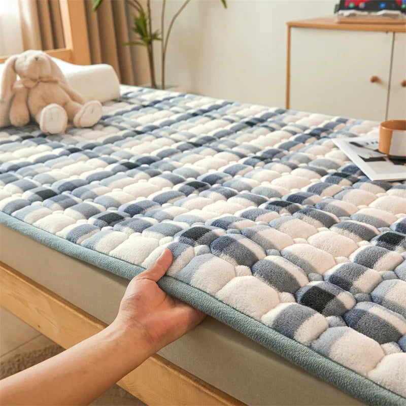 Winter Dormitory Soft Mattress Toppers Thick Warm Coral Velvet Bed Sheet Non-slip Mattress Cover Thin Bed Pad Tatami Floor Mat