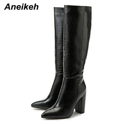 Aneikeh Pointed Thick Heels Knee Long Boots Women's 2025 Spring/Autumn Patent Leather Crocodile Pattern Panel Side Zipper Boots.