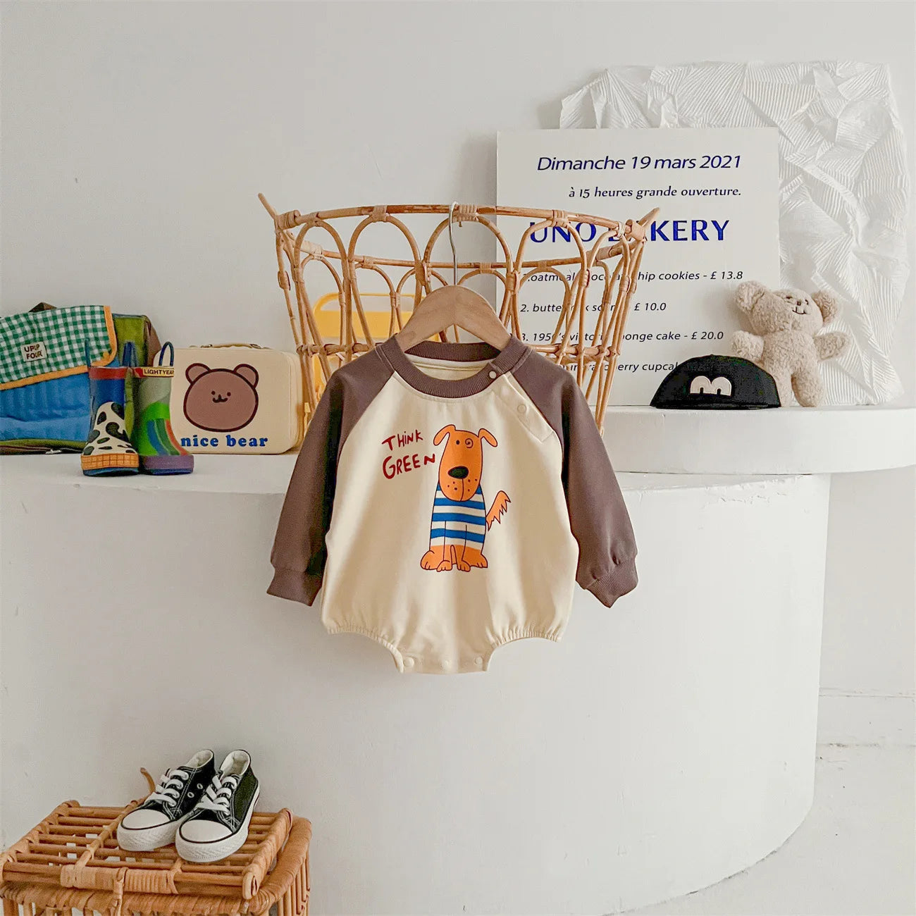 Ins 2024 Frühling Herbst Baby Jungen Bodysuit Baumwolle gestreiften Cartoon gedruckt Langarm Kleinkind Jungen Stram pler Neugeborene Jungen Outfits.