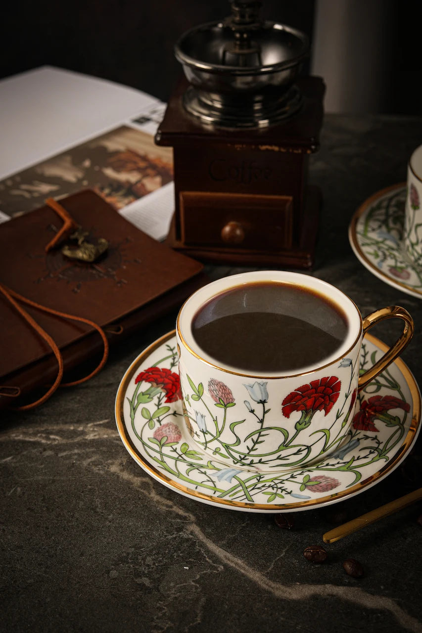 Russian Royal Porcelain Lomonosov Cartoon Rabbit Gold Plated Bone China Coffee Cup and Saucer Gift Box Gift Coffee Cup Set.