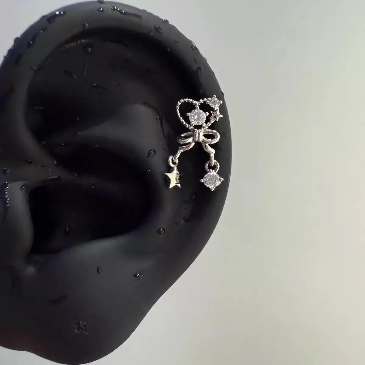 1 Pcs Sliver Dog Bone Claw 316L Stainless Steel Ear Bone Nail Korean Style Fashion Cartilage Earrings For Women Jewelry