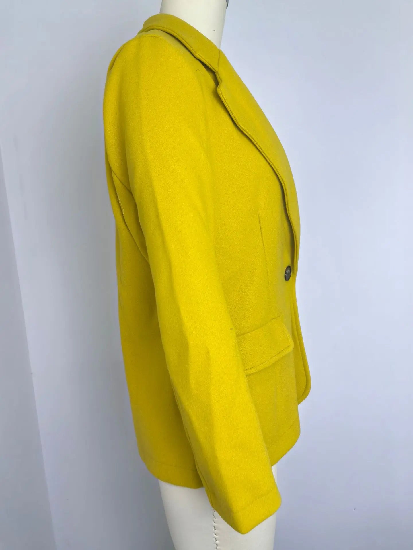 2025 neue Mode Herbst und Winter frauen Mäntel und Jacken Casual Button-Down Einfarbig Wolle Blazer frauen Kleidung.