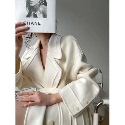 Weißer Mantel im französischen Stil, High-End-Temperament, Herbst-Winter, langer Wollmantel, 2025, neuer Damen-Wollmantel, modische lose Oberbekleidung.