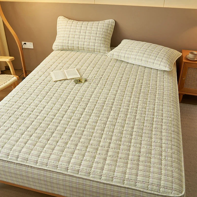 For High-Quality Quilted Plaid Mattress Cover,Mattress Protector,- Antibacterial, Breathable,Comfortable for Fresh Sleep Experie.