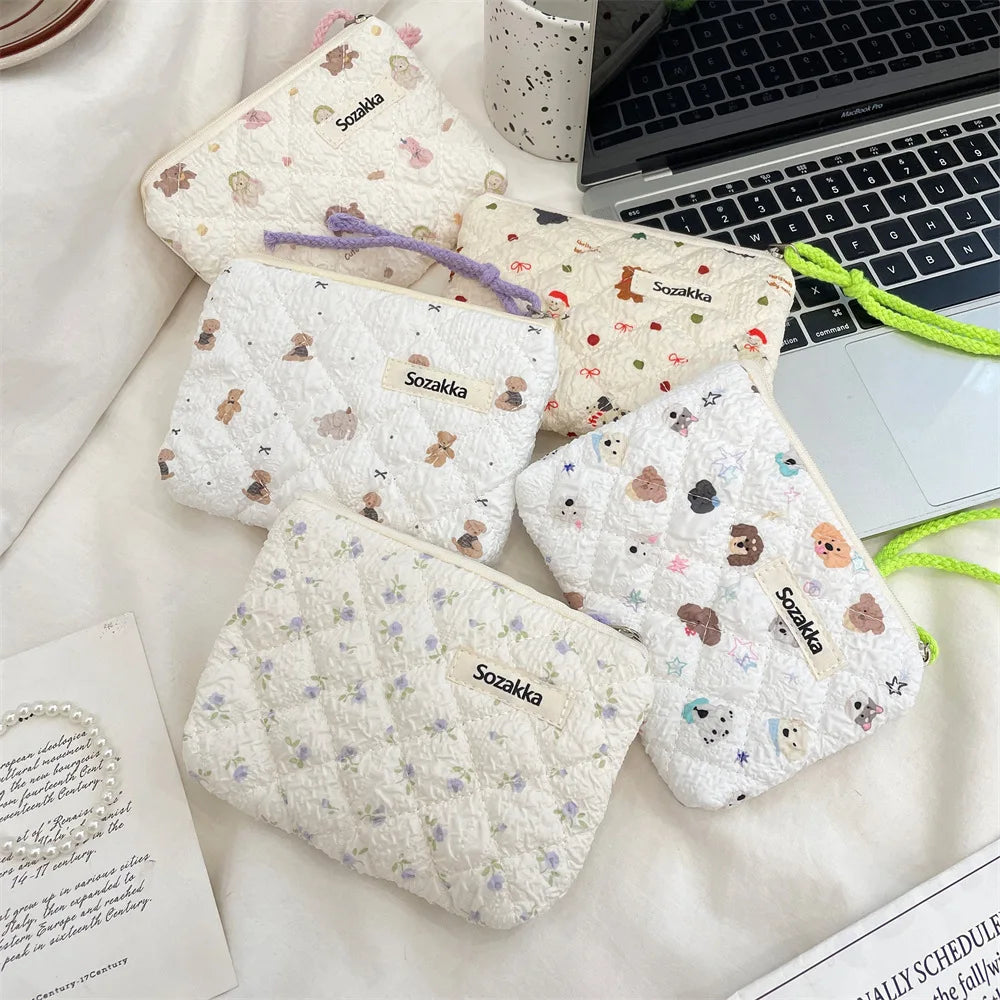 Cute Travel Cosmetic Lipstick Earphone Card Small Portable Storage Bag Purse Mini Makeup Handbags Pouch Organizer In Make Up Bag.