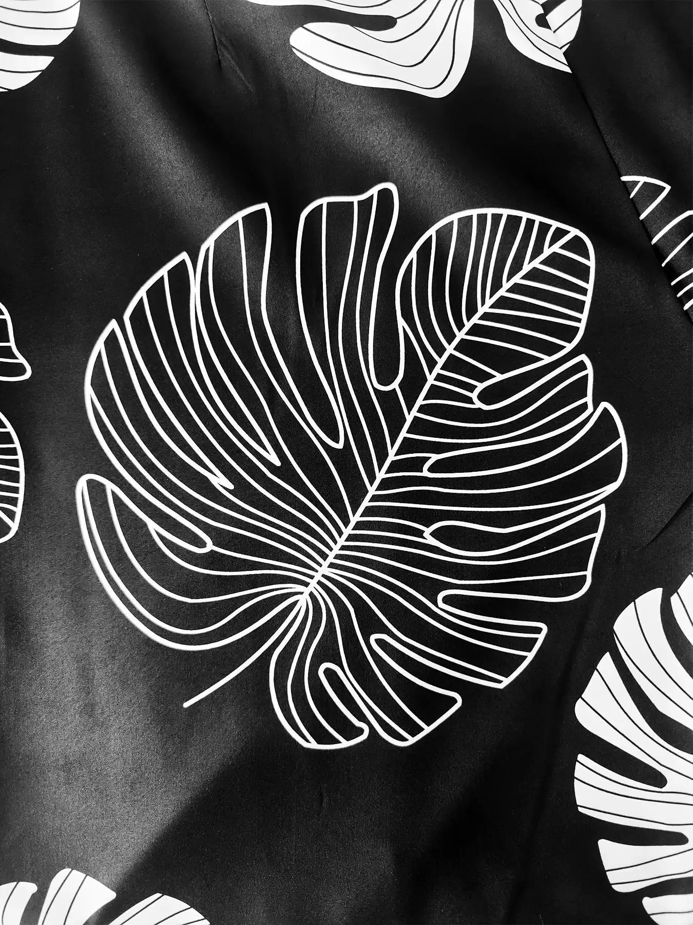 Summer Fashion Two Piece Outfits Woman New Women's Elegant Casual Hollow O Neck Short Vest Printed Trousers Set Women Clothes.