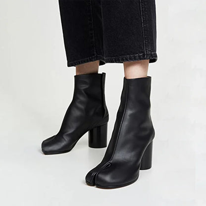2024 Luxury Brand Design Leather Tabi Boots Fashion Round Chunky High Heel Ankle Boots For Women Autumn Winter Split Toe Shoes.
