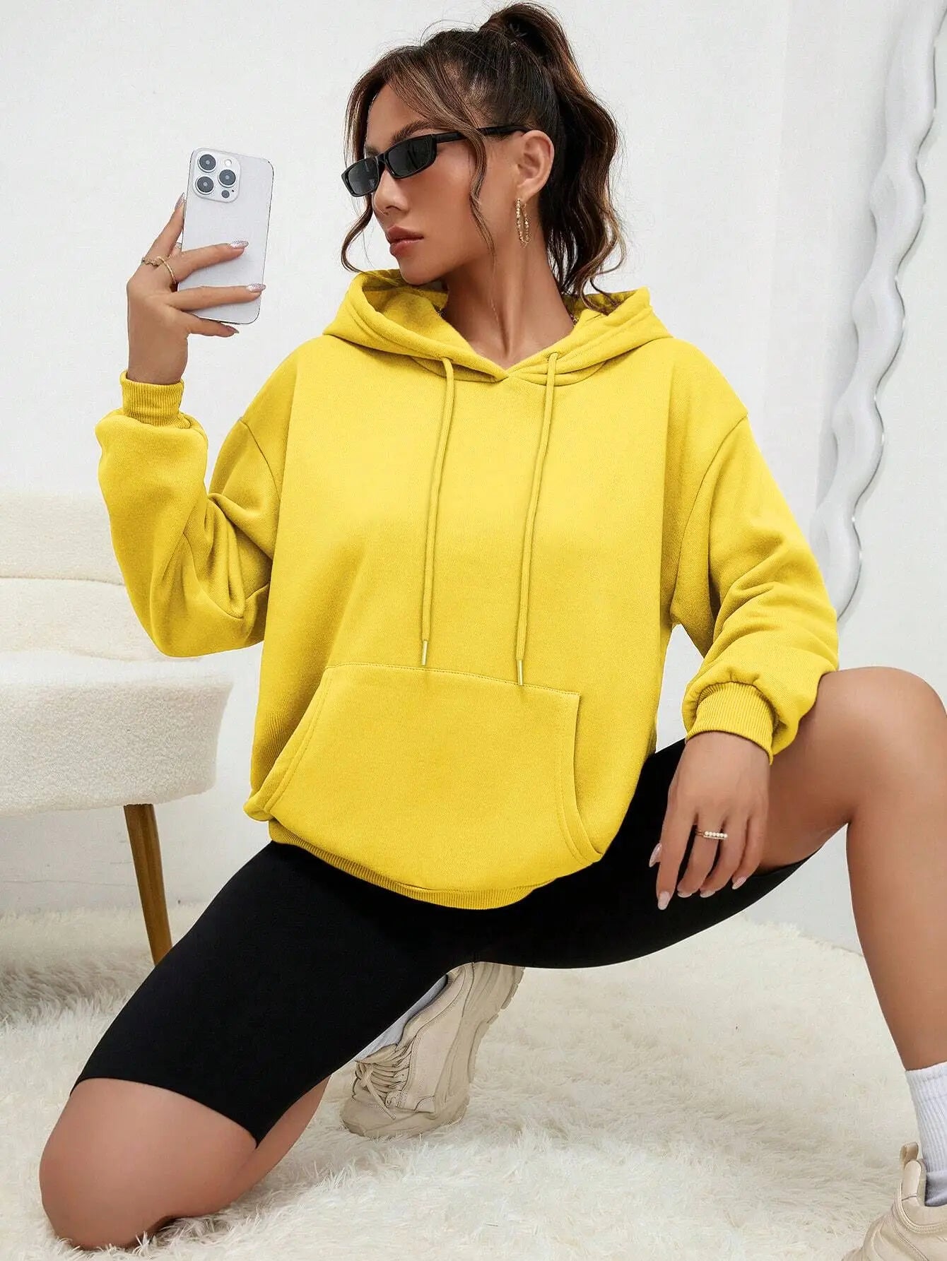 Einfarbiger Hoody für weibliche Herbst modische Kleidung lässige Fleece Tasche Hoodies mehrfarbige Unisex Frauen Streetwear.