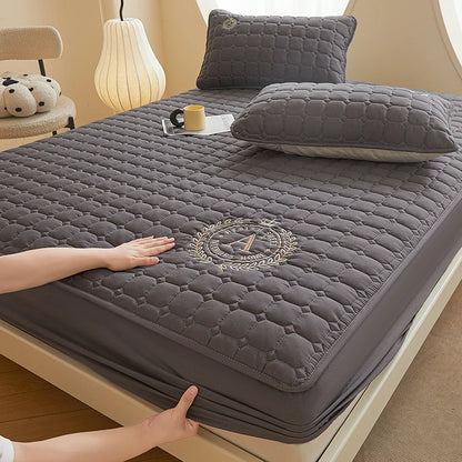 WOSTAR Thicken quilted mattress protector cover solid embroidery luxury double bed elastic fitted sheet style bed protection pad.