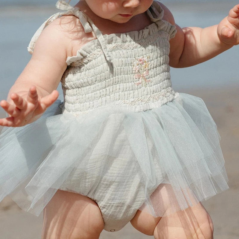 Blotona Kleinkind-Body für Babys, Mädchen, Blumenstickerei, zum Binden, Spaghettiträger, schulterfrei, Rocksaum, Strampler, Kleid und Stirnband.