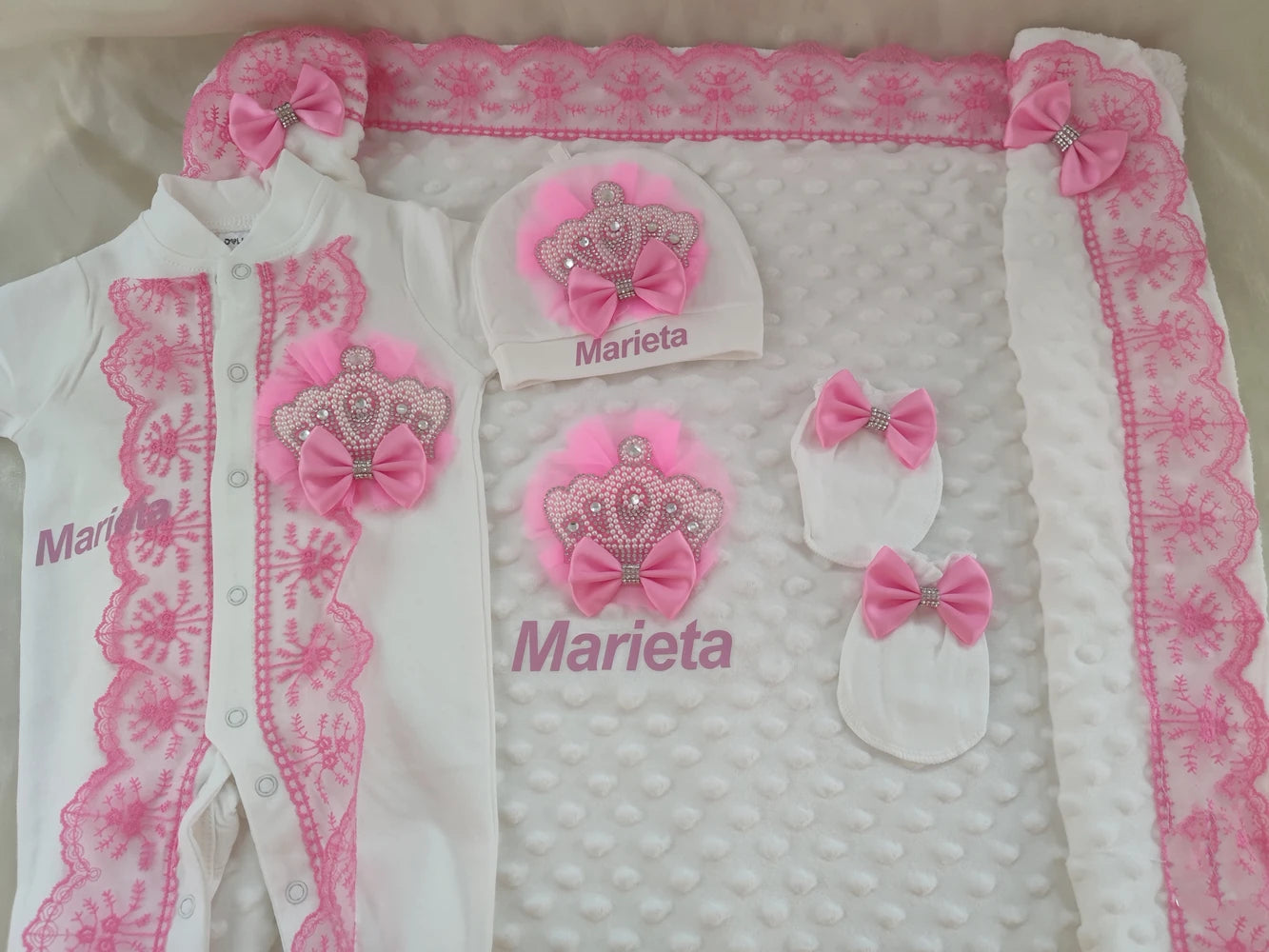 5pcs Handmade DIY Vinyl Name Personalized Baby Girl Newborn Jewels Crown Pink Take Me Home Layette 5 Piece Deluxe Gift Set