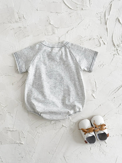 INS Sommer Neue Baby Body Neugeborenen Kleidung Jungen Mädchen Baumwolle Dreieck Strampler Plüsch brief Kurzarm Infant 0-18M