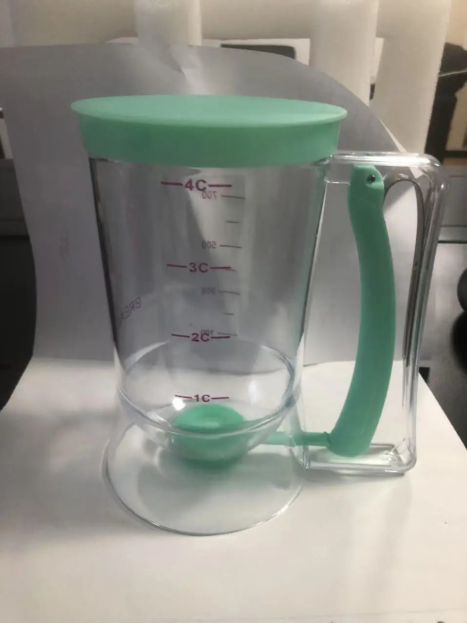 Pancake Cupcake Batter Dispenser 900mL Pancake Dispenser For Batter With Measuring Label Squeeze Handle Bracket Pastry Tools.