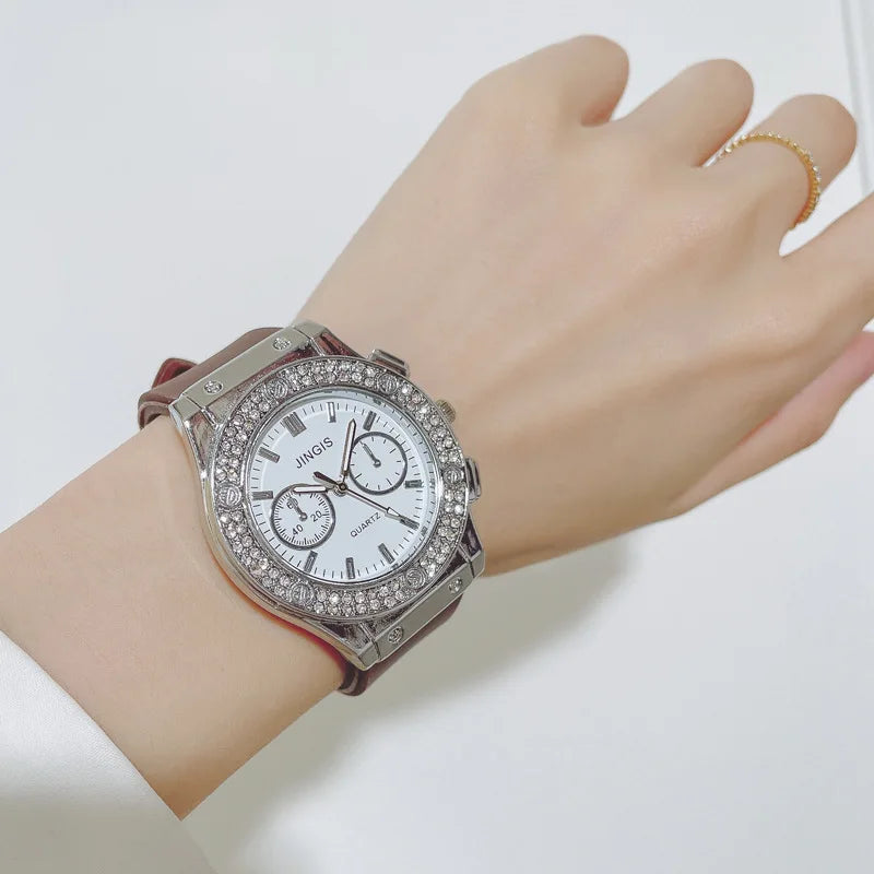 Fashion Women Watches Luxurious Brand Casual Diamond Female Rubber Quartz Wristwatches Simple Sport Clock Relogio Feminino.