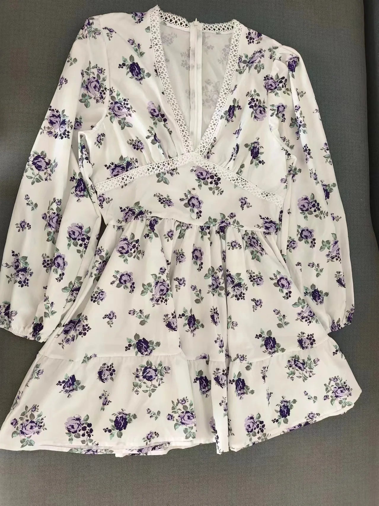 Frühling Herbst frauen Neue Kleid Temperament Süße Druck V-ausschnitt Laterne Hülse Spitze Hohe Taille Kurzes Kleid.