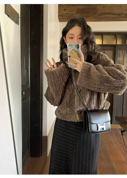 2025 Winter Fashion Stand Collar Warm Plush Short Jacket Women Autumn Retro Street Thickened Loose Harajuku Casual Short Jacket.