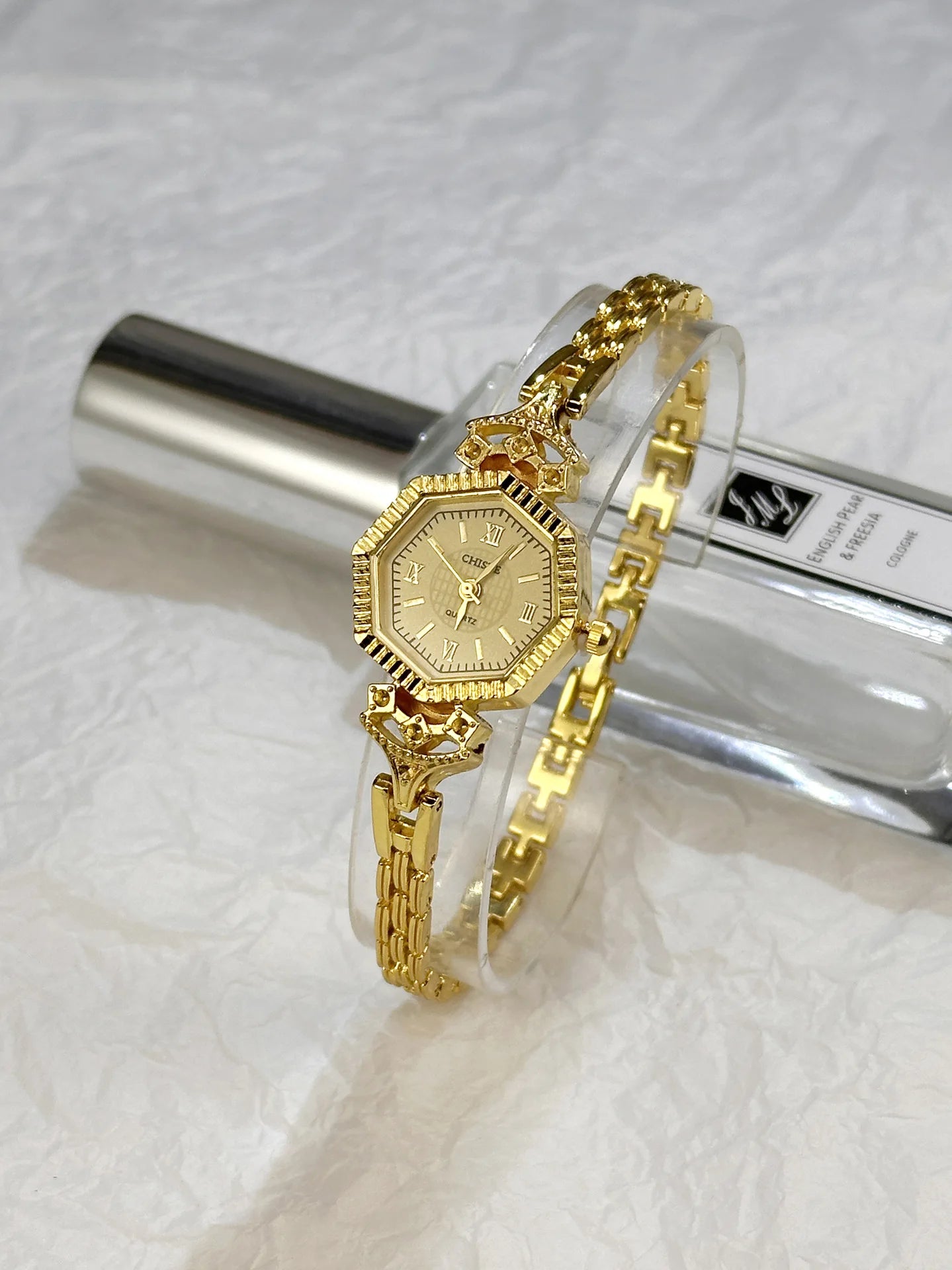 Luxury Famous Brand Oval Dial Women Watch Fashion Small Thin Gold Bracele Quartz Wristwatch Clock Gift Dropshipping Montre Femme