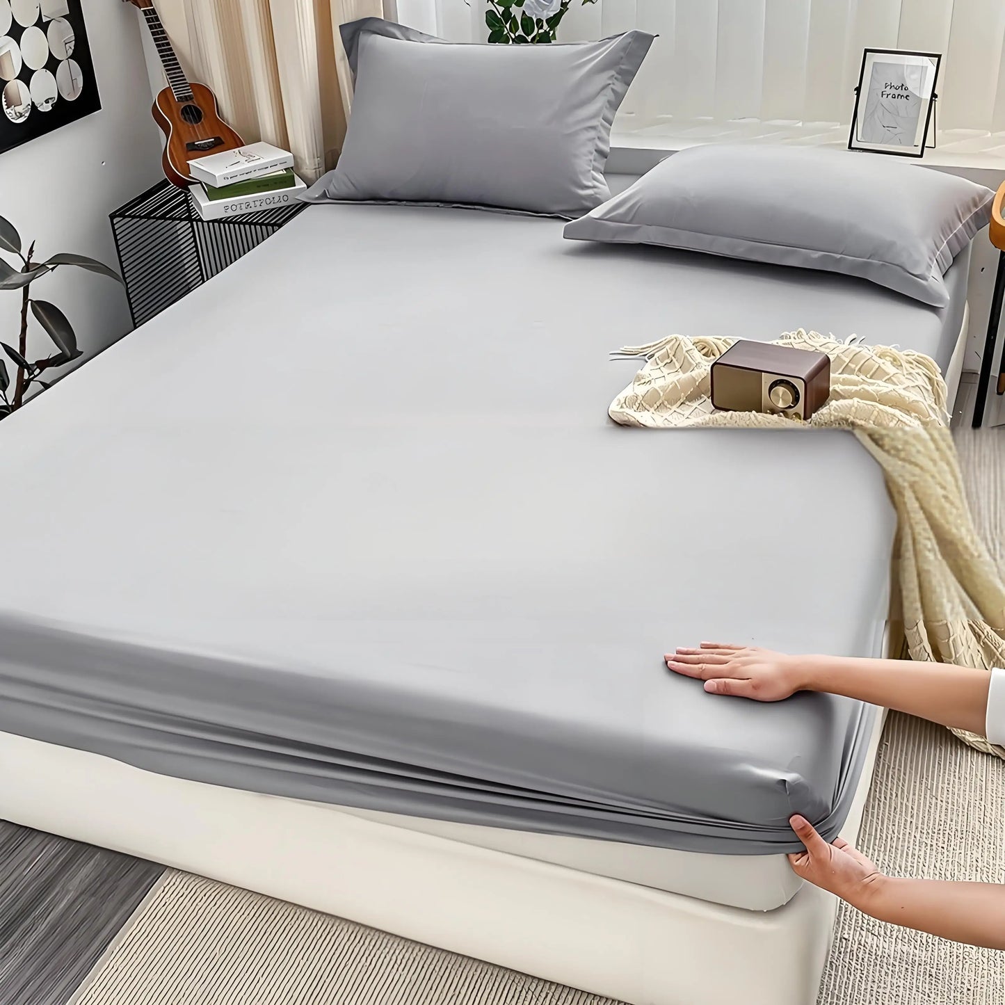 1Pc Fitted Bed Sheet With Elastic Band Solid Color Anti-slip Adjustable Mattress Cover for Single Double (No Pillowcase）.