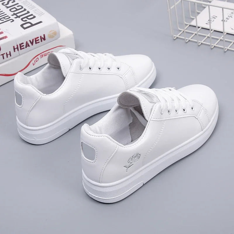 Women Casual Shoes New Woman White Sneakers Breathable Flower Lace-Up Female Sneakers Fashion Embroidered Vulcanized Shoes.