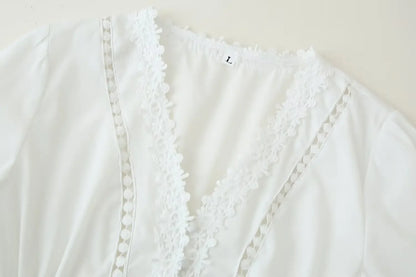 Modisches Slim-Fit-Midikleid mit V-Ausschnitt für Damen, Sommer 2022, aushöhlen, Spitzenbesatz, elegantes Kleid J5C226, knielang.