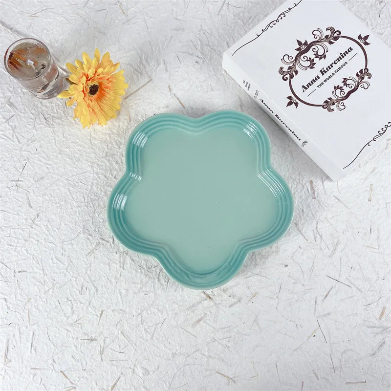 Plum Blossom Plate Flower Shaped Flower Plate Fruit Plate Solid Color Fashion Home Plum Blossom Plate.