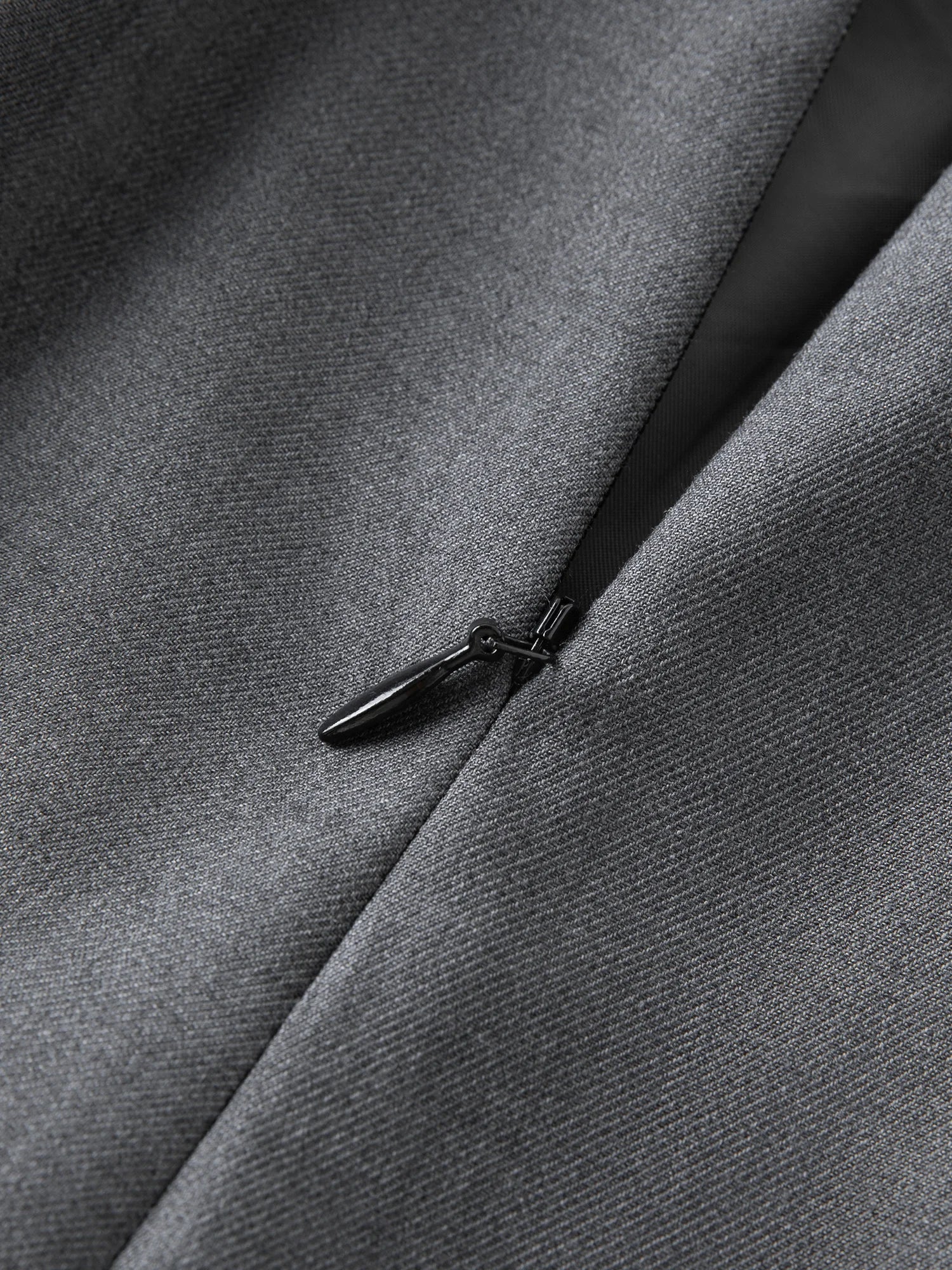 FSLE College Style Gray Retro Pleated Skirt For Women Autumn 2025 New Arrival Commuter Officelady Chic Long Skirt 25FS13198.