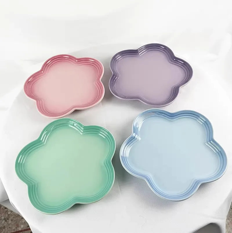 Plum Blossom Plate Flower Shaped Flower Plate Fruit Plate Solid Color Fashion Home Plum Blossom Plate.