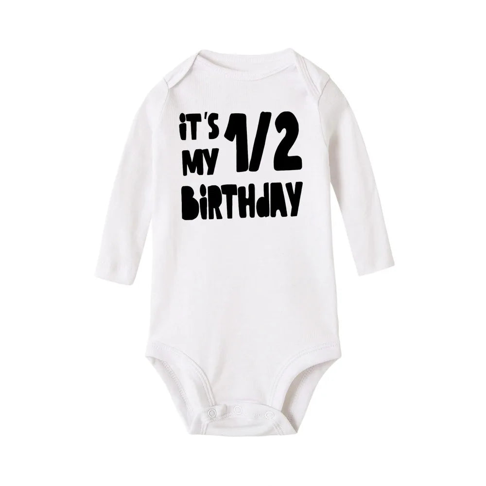Baby Body Es Ist Mein Halb Geburtstag Briefe Drucken Weiß Kind 1/2 Geburtstag Party Outfit Kleidung Baby Infant Dusche Tragen geschenke.