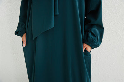 Muslim abaya