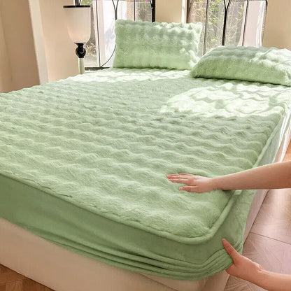 Velvet Mattress Cover Pad Fluffy Plush Fitted Bed Sheet Fleece Bed Cover for Double Bed Winter Warm Bed Dust Mite Queen Size.