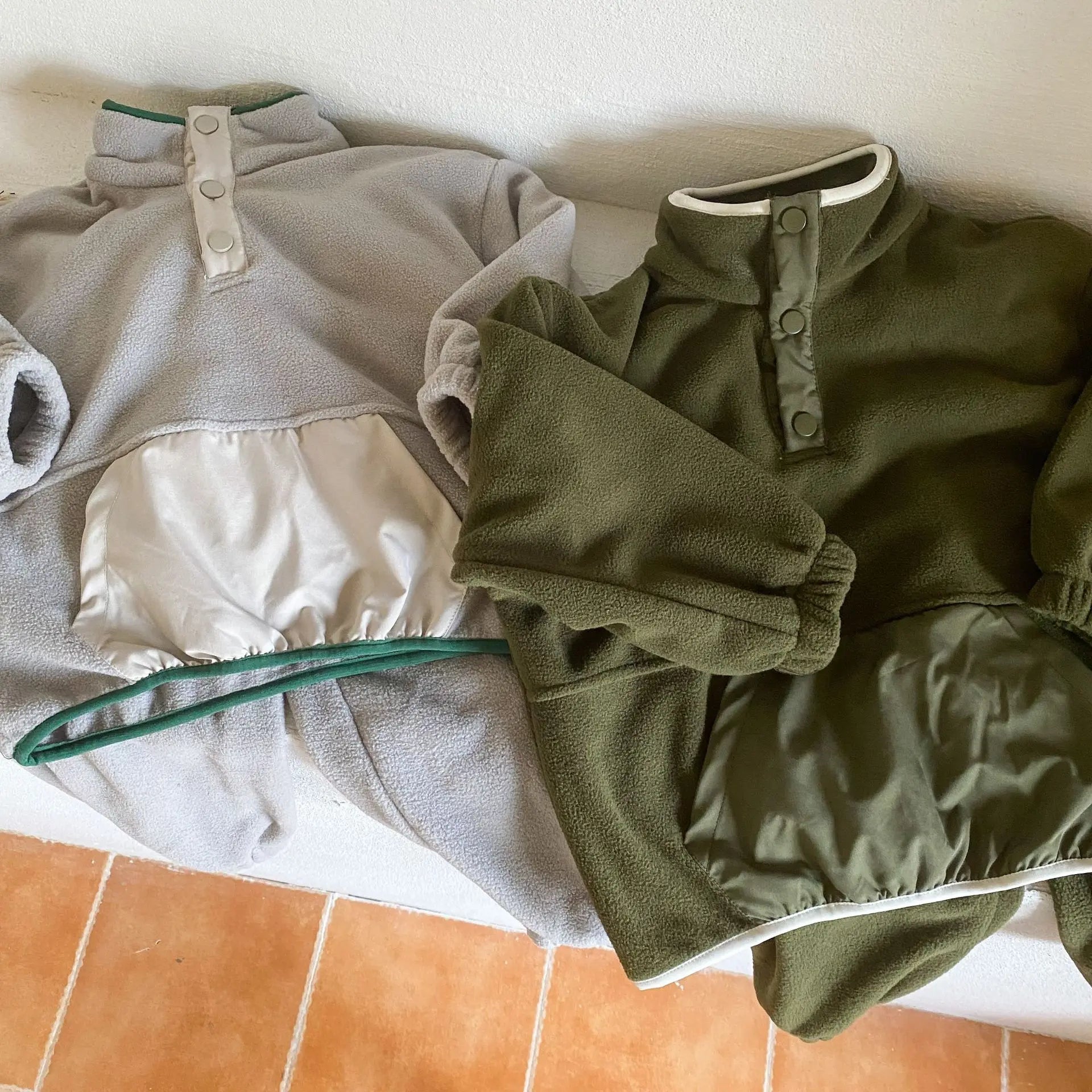 2025 Winter New Children Polar Fleece Sweatshirt Set Boys Girls Plus Velvet Thick Warm 2pcs Suit Kids Casual Sports Outfits.