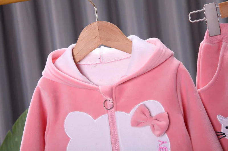 2025 new girl plus velvet sleeve winter warm and thick cartoon hat-connected top+pants two-piece 0-4-year-old children's set.