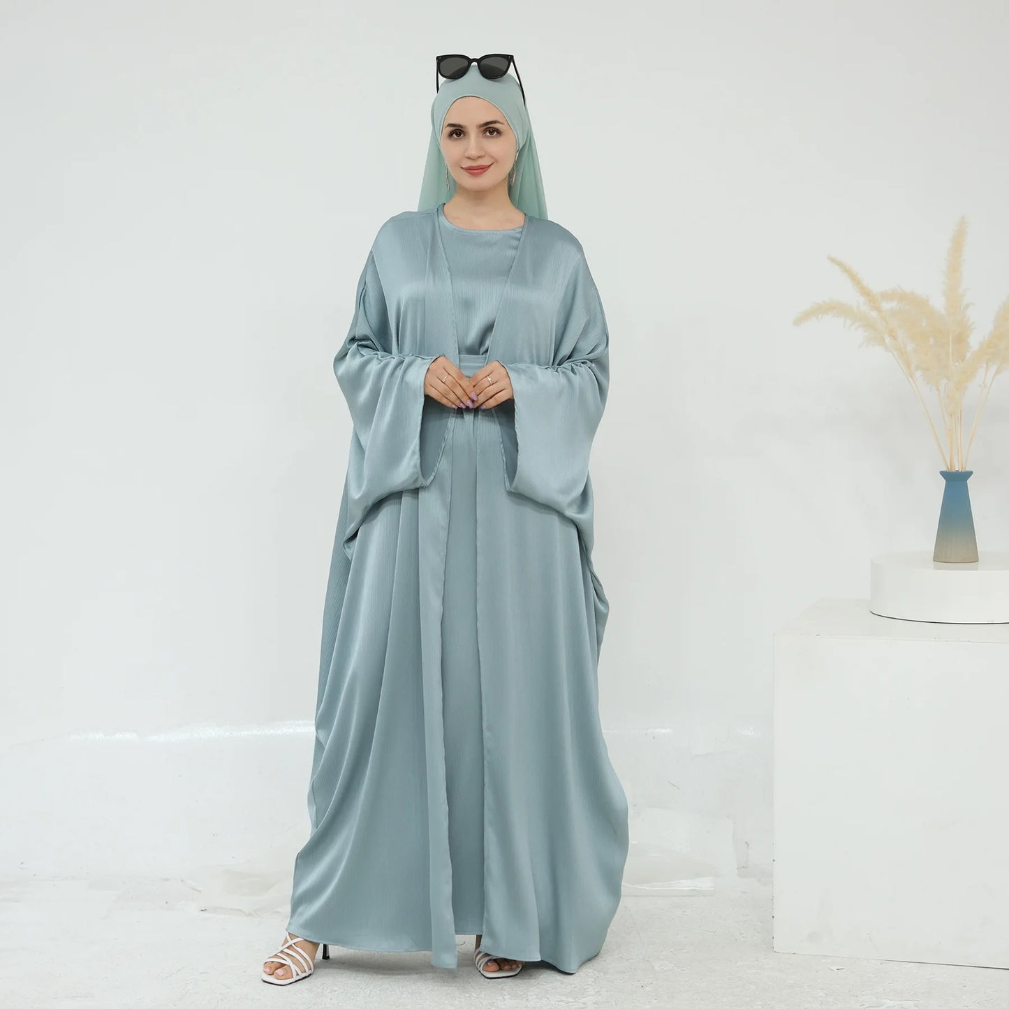 Two Piece Arabic Outfit Set for Muslim Women Elegant Modest Abaya Dress with Inner Ramadan Islamic Coat New Turkish Kaftan Robe.