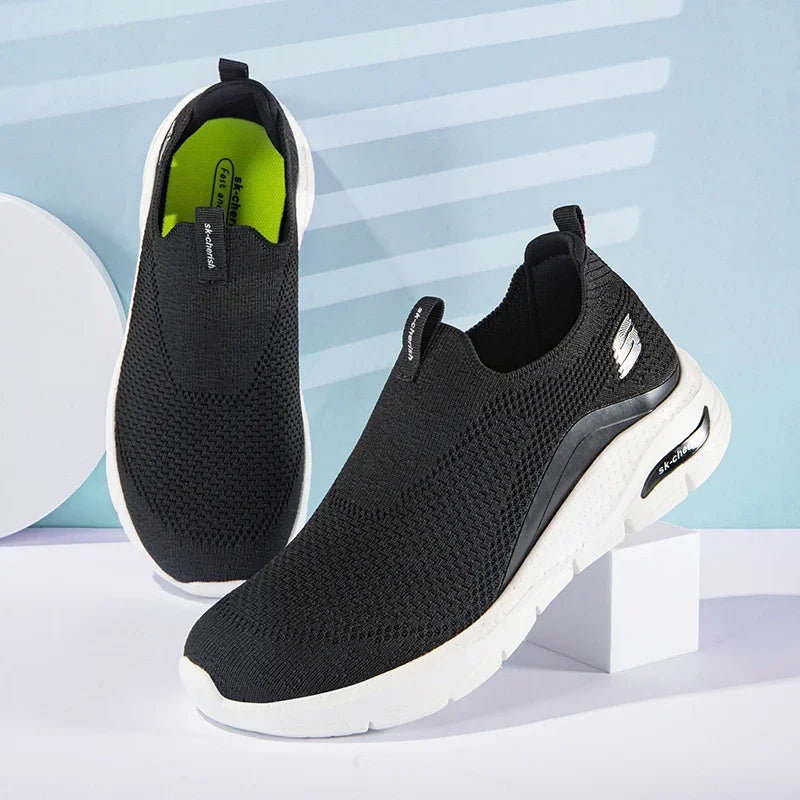 Men's Sports Running Shoes Fashion Breathable Cotton Shoelaces Increased Heel Sneakers Mesh Casual Sports Shoes.